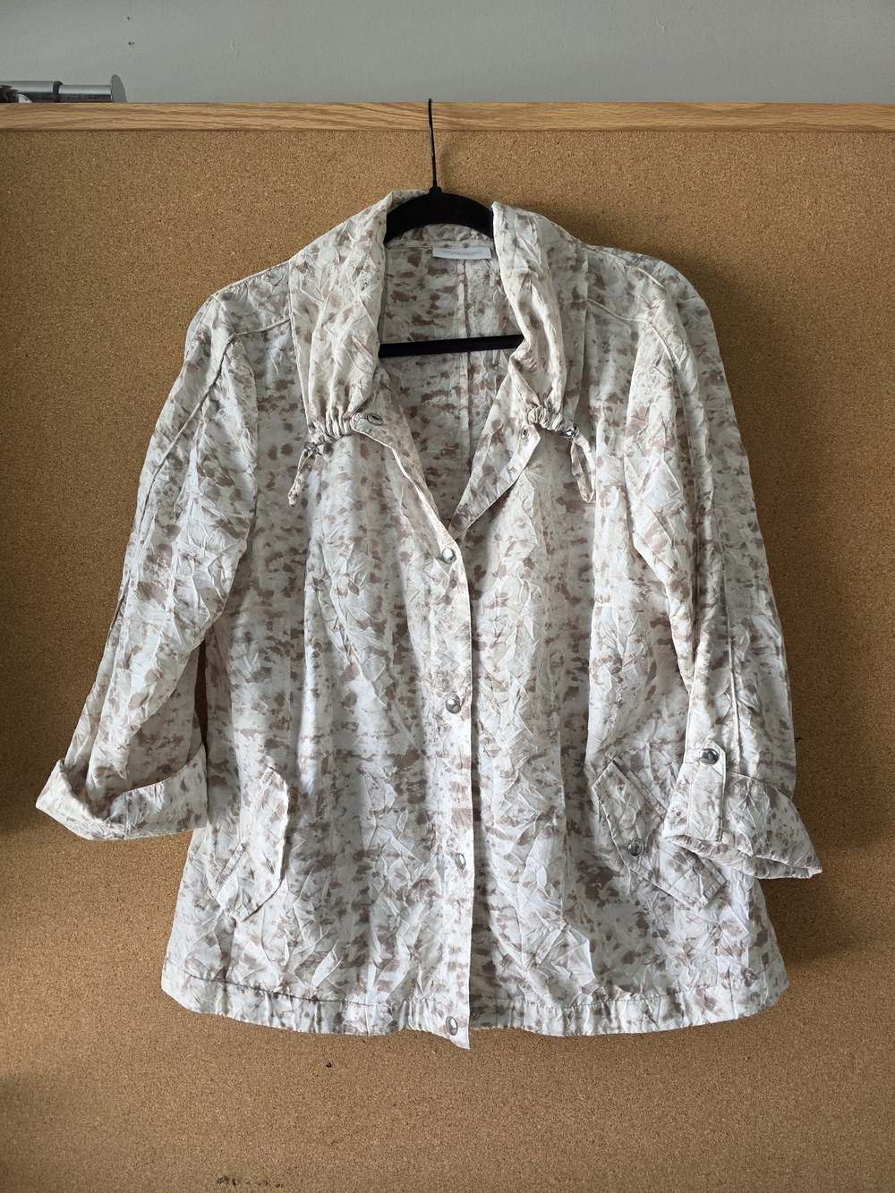 Chico’s Weekends Nylon Button Front Lightweight Jacket Abstract Size 2 2XL